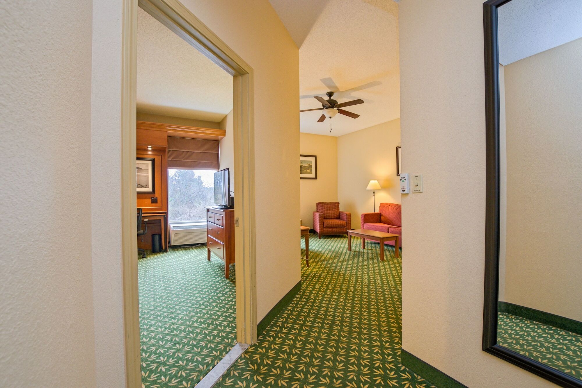 Hampton Inn By Hilton Concord/Bow Экстерьер фото